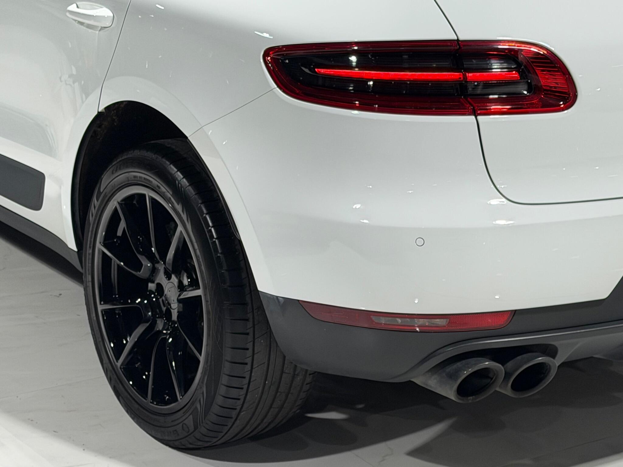 Porsche Macan 2.0T SUV 5dr Petrol PDK 4WD Euro 6 (s/s) (252 ps)